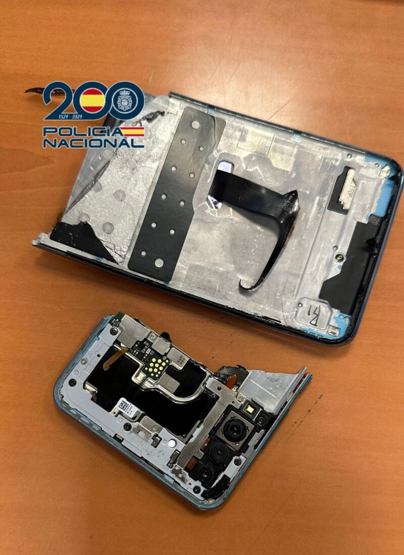 El teléfono móvil roto de la mujer secuestrada