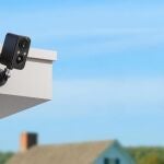 La c&aacute;mara de vigilancia sin cables que se instala en 2 minutos y te avisa al m&oacute;vil si detecta movimiento, est&eacute;s donde est&eacute;s