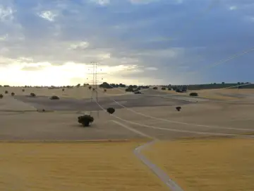 Tramo de línea de 400 kilovoltios entre Baza y Caparacena Tramo de línea de 400 kilovoltios entre Baza y Caparacena