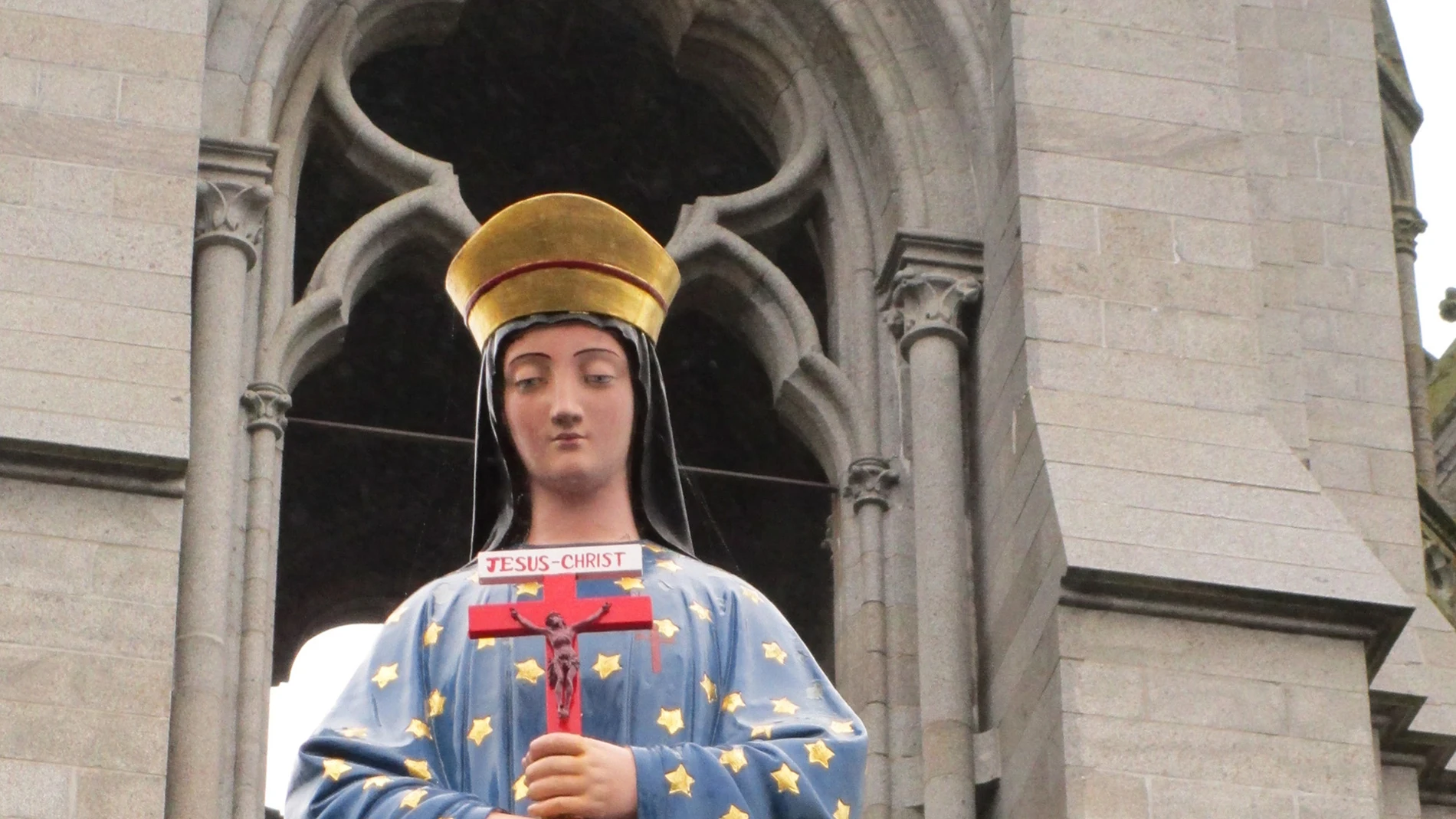 En la localidad francesa se venera la talla de tan extrordinario acontecimiento