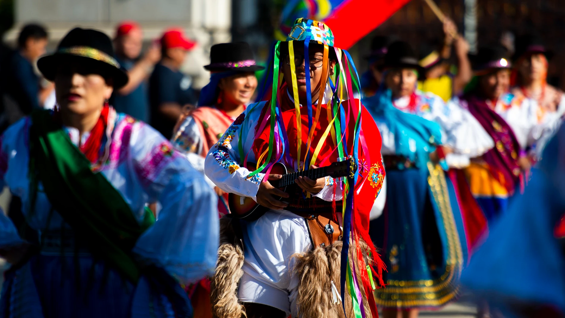 Inmigrantes de Perú Bolivia y Ecuador celebran la Fiesta Andina