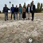 El director general de Desarrollo Rural, Javier Izquierdo, visita la localidad vallisoletana de Santibáñez de Valcorba,