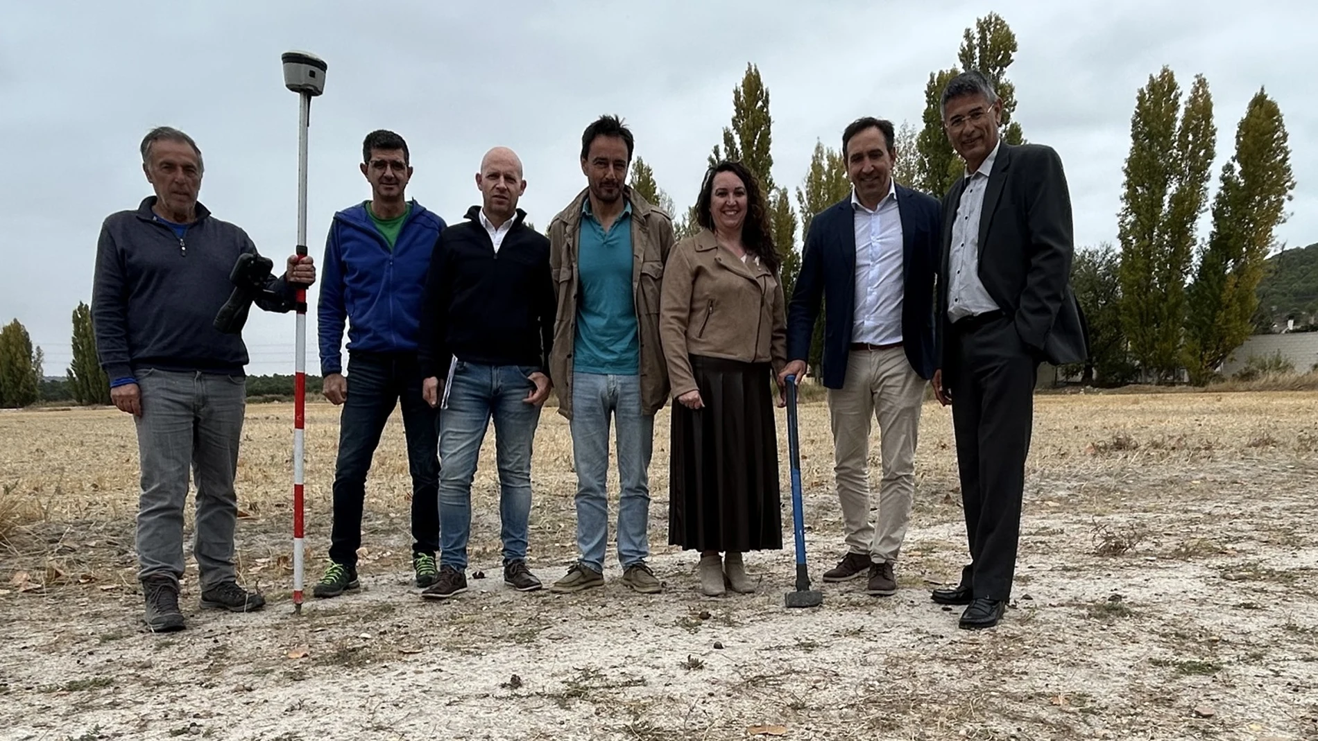 El director general de Desarrollo Rural, Javier Izquierdo, visita la localidad vallisoletana de Santibáñez de Valcorba,