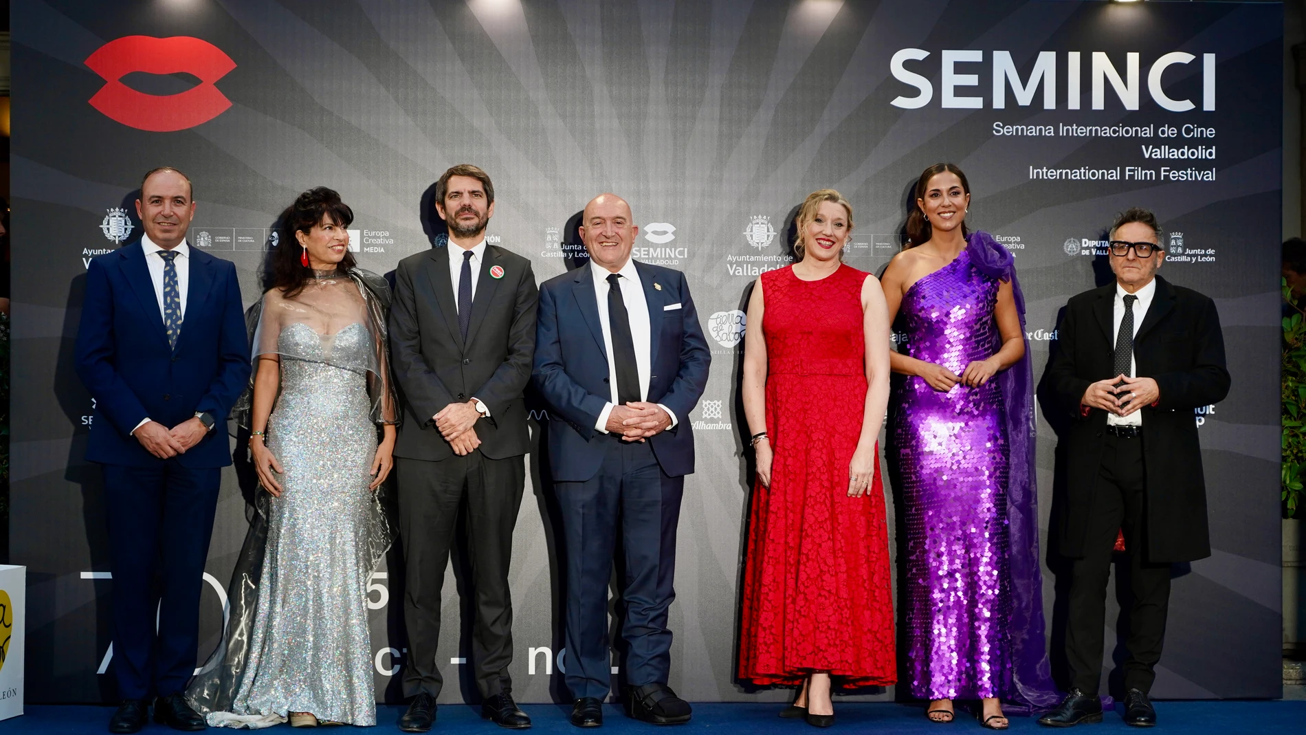 Víctor Alonso, los ministros Redondo y Urtasun, Jesús Julio Carnero, Isabel Blanco, Blanca Jiménez y José Luis Cienfuegos