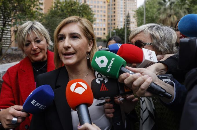 Fiscalía se opone al archivo de la causa contra la exconsellera Pradas y señala que era la directora del plan el 29O Fiscalía se opone al archivo de la causa contra la exconsellera Pradas y señala que era la directora del plan el 29O