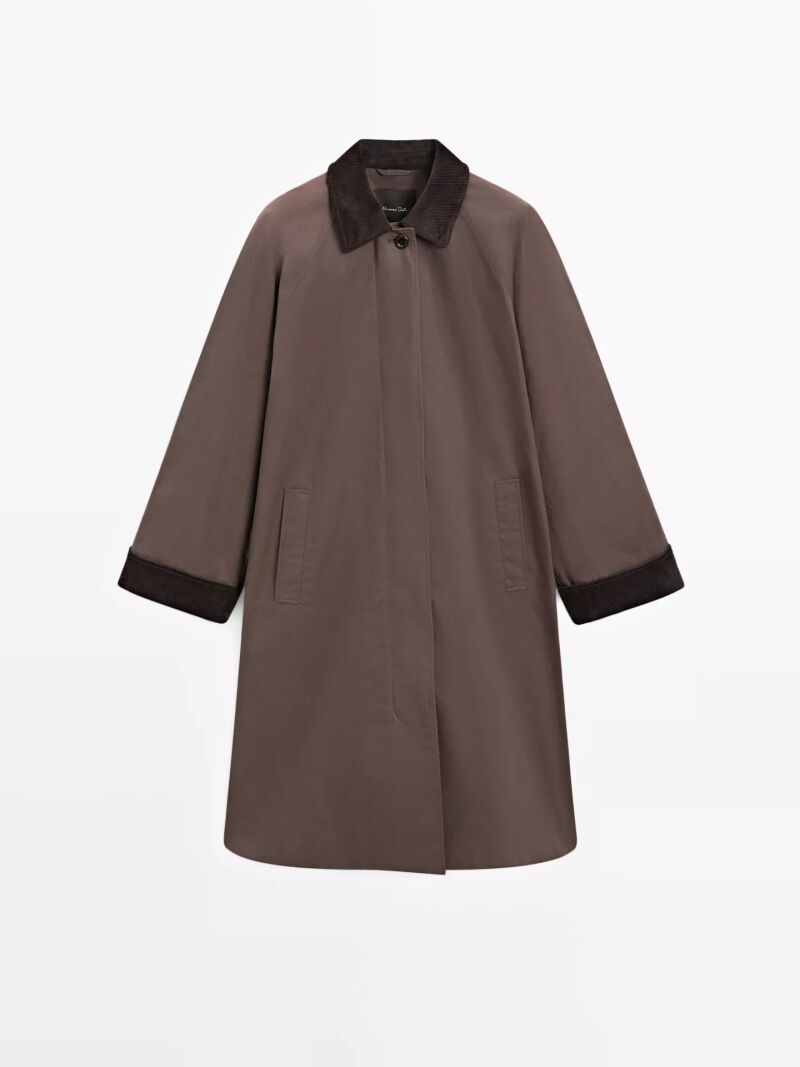 Parka encerada larga detalle pana.