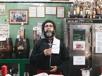 "Chipi" dentro de 'El bar nuestro de cada día" "Chipi" dentro de 'El bar nuestro de cada día"