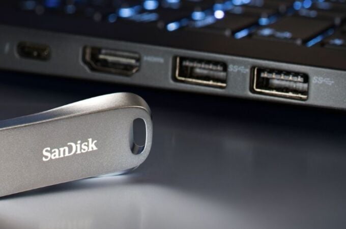 El pendrive metálico de SanDisk con 128 GB y 400 MB/s que está prácticamente regalado ahora mismo El pendrive metálico de SanDisk con 128 GB y 400 MB/s que está prácticamente regalado ahora mismo