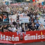 Entidades sociales, cívicas y sindicales celebran la duodécima manifestación bajo el lema "Mazón dimissió"
