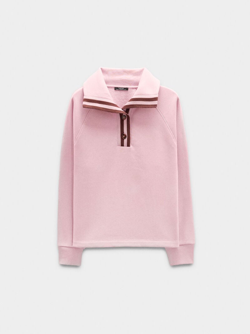Sudadera con cuello de polo.