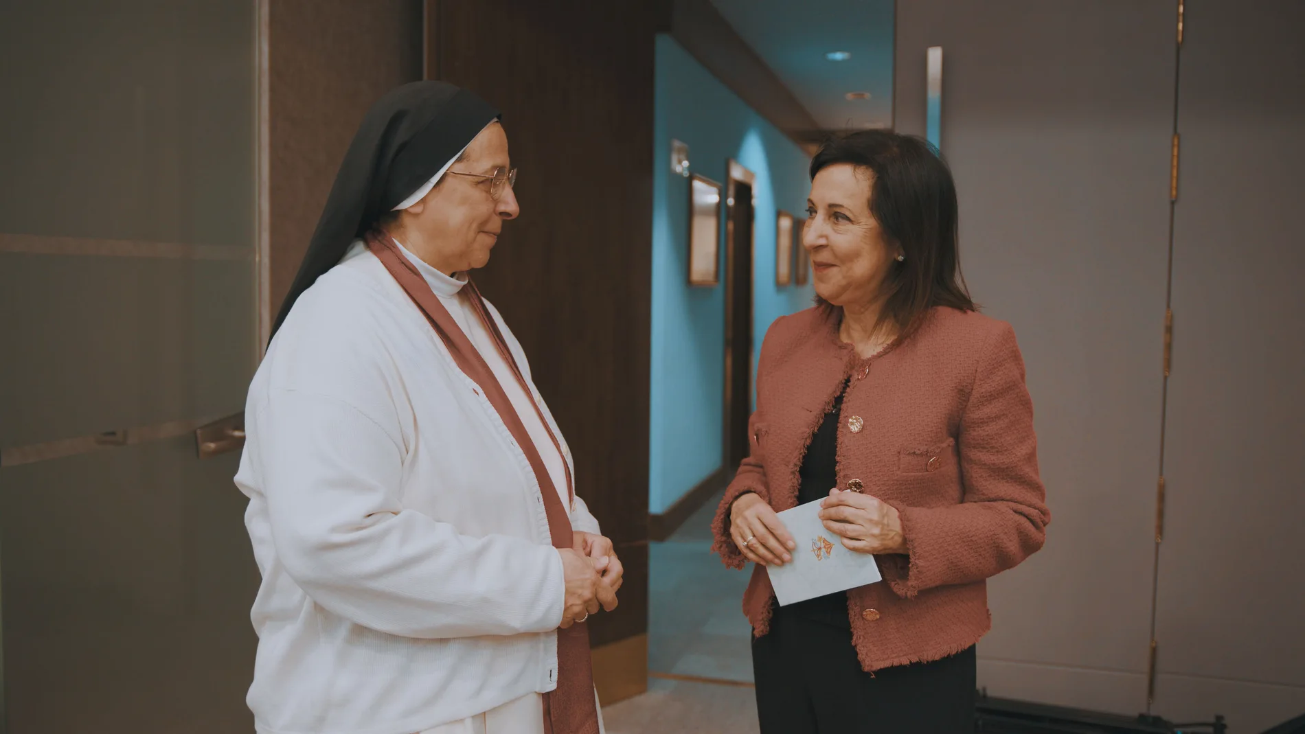 Margarita Robles y Lucia Caram