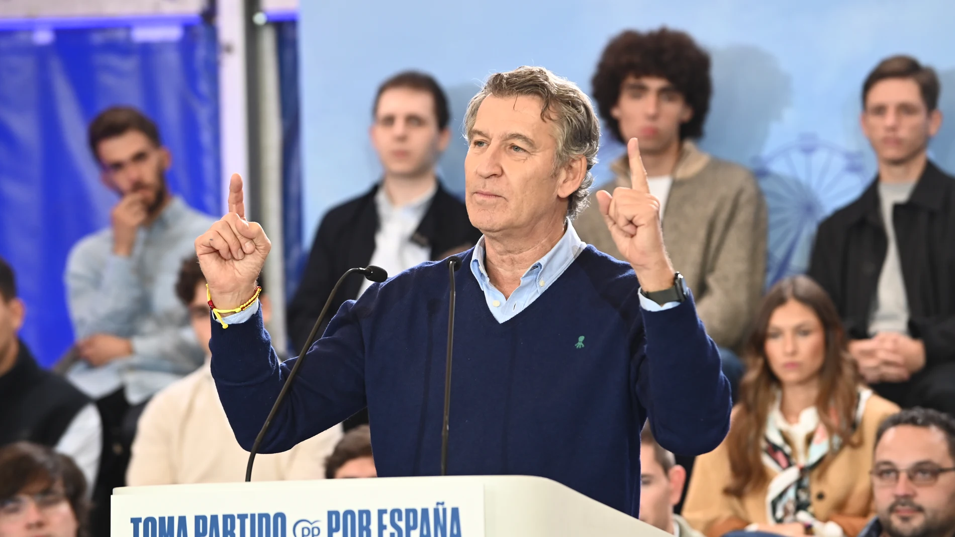El presidente del Partido Popular, Alberto Núñez Feijóo, interviene durante un acto por el Día del Afiliado del PP de Aragón en el Parque de Atracciones, a 25 de octubre de 2025, en Zaragoza, Aragón (España). El Partido Popular de Aragón organiza esta cita anual para reunirse con sus afiliados en un ambiente festivo. 25 OCTUBRE 2025;PARTIDO POLÍTICO;PARTIDO POPULAR Ramón Comet / Europa Press 25/10/2025