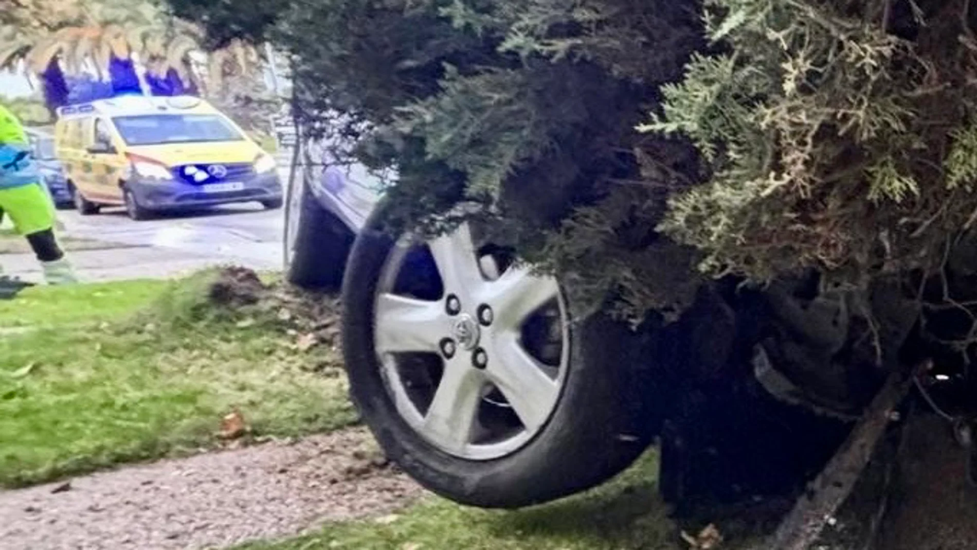 MADRID.-Sucesos.- Herido grave un hombre de 70 años tras ser atropellado por un coche que invadió la acera en Las Rozas