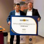 El alcalde de Mequinenza, Antonio Sanjuán, junto al director de Murprotec en Aragón, Juan Carlos Tejedor