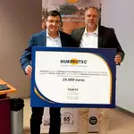 El alcalde de Mequinenza, Antonio Sanjuán, junto al director de Murprotec en Aragón, Juan Carlos Tejedor