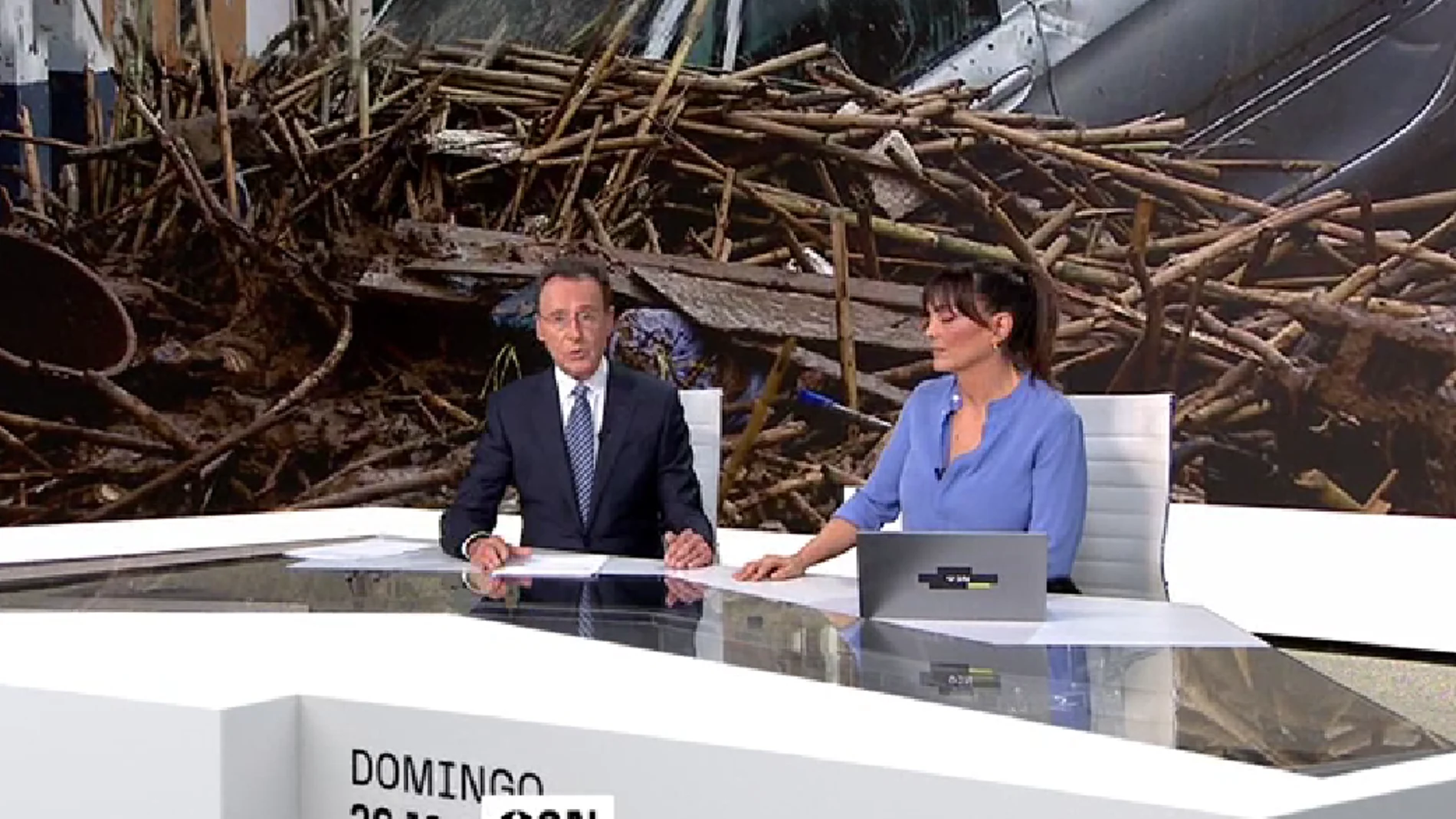 Matías Prats y Mónica Carrillo, presentadores de Antena 3 Noticias Fin de Semana