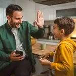 Qué es el sharenting y por qué puede poner en riesgo la identidad y el futuro de tu hijo