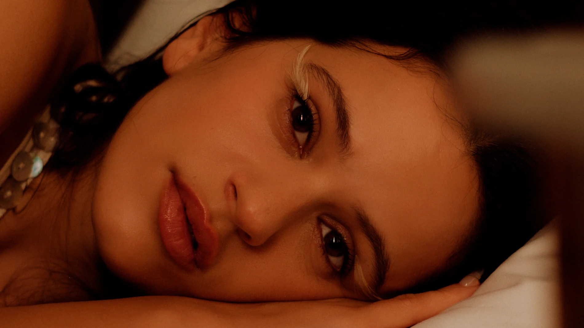 Madrid, 27/10/2025.- Rosalía ha estrenado este lunes el primer tema del que será su próximo disco, 'Berghain', en el que participan la islandesa Björk, el estadounidense Yves Tumor y la London Symphony Orchestra y en el que la española sorprende cantando en alemán y como soprano con un registro de canto lírico. EFE/Sonymusic -SOLO USO EDITORIAL/SOLO DISPONIBLE PARA ILUSTRAR LA NOTICIA QUE ACOMPAÑA (CRÉDITO OBLIGATORIO)-