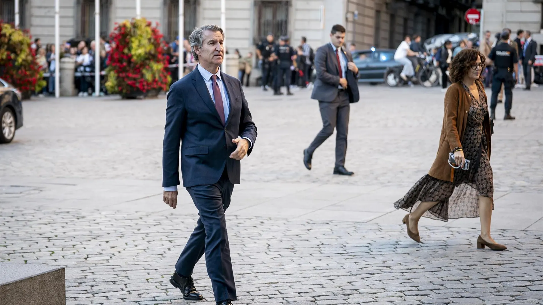 Feijóo pide a Sánchez seguir los pasos de Guardiola y convocar generales: "Es imprescindible recuperar la coherencia"