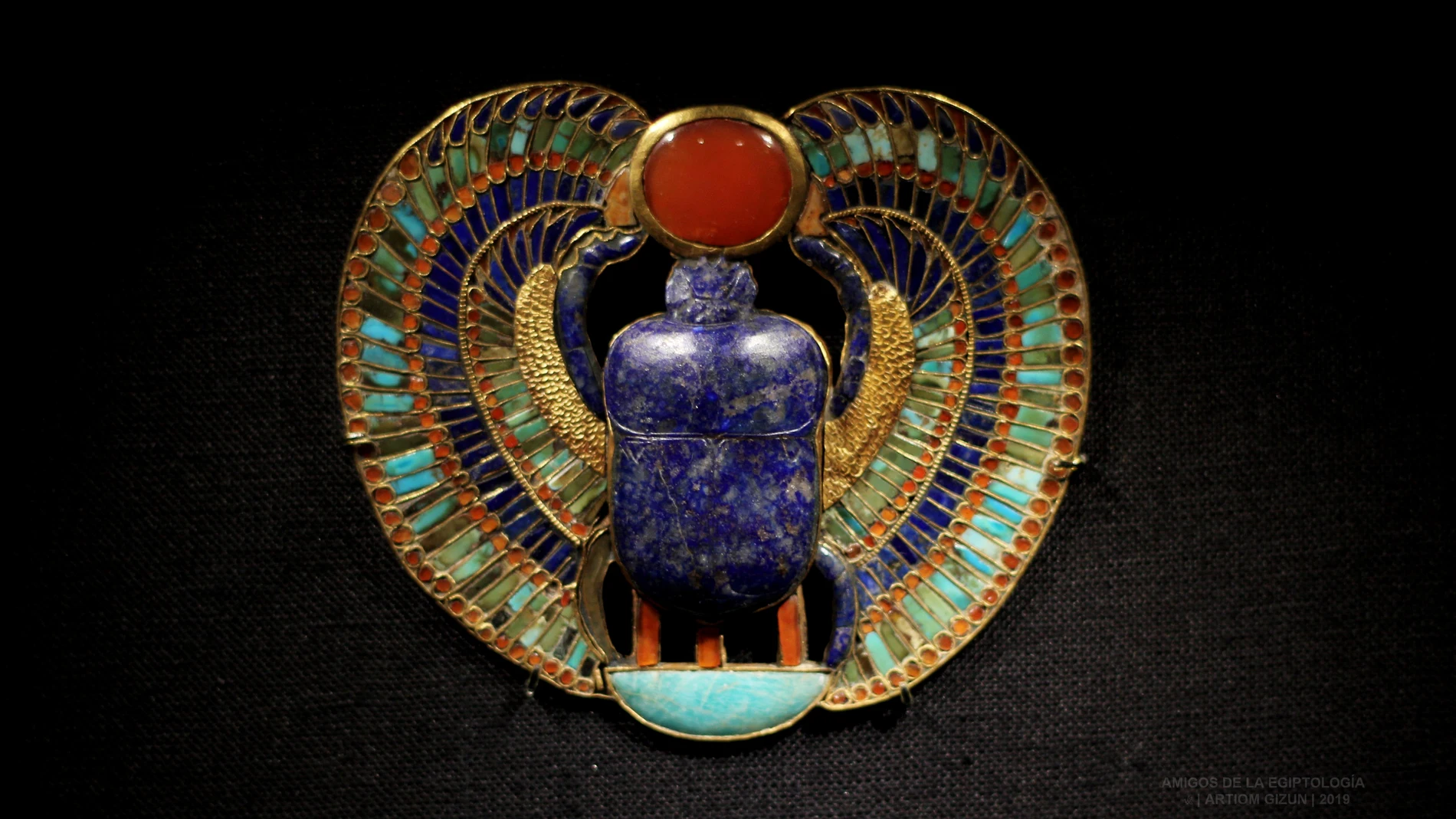 Pectoral de Tutankhamon, en forma de escarabajo alado (c.1325 a.C.)