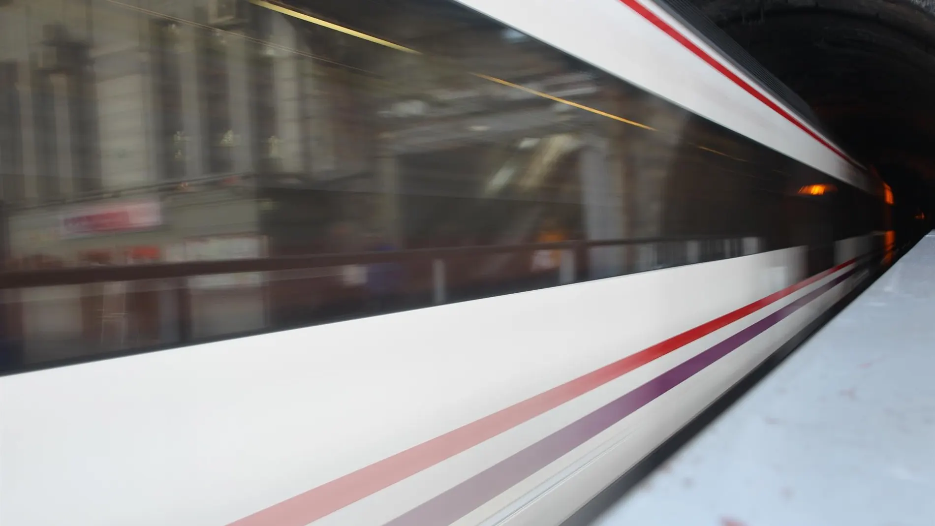 MADRID.-El servicio de Cercanías Guadalajara-Atocha-Chamartín permanecerá alterado este martes tras el descarrilamiento del tren