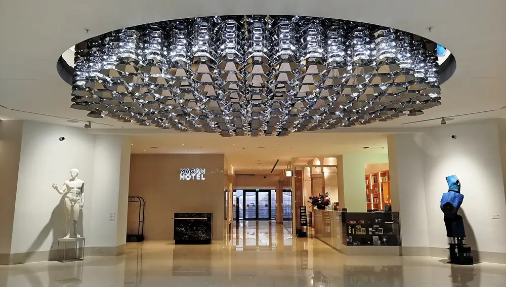 Gran vestíbulo que da acceso tanto al hotel como al museo