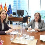 La presidenta de los Comunes, Jéssica Albiach; y la portavoz del Govern, Sílvia Paneque, en una reunión