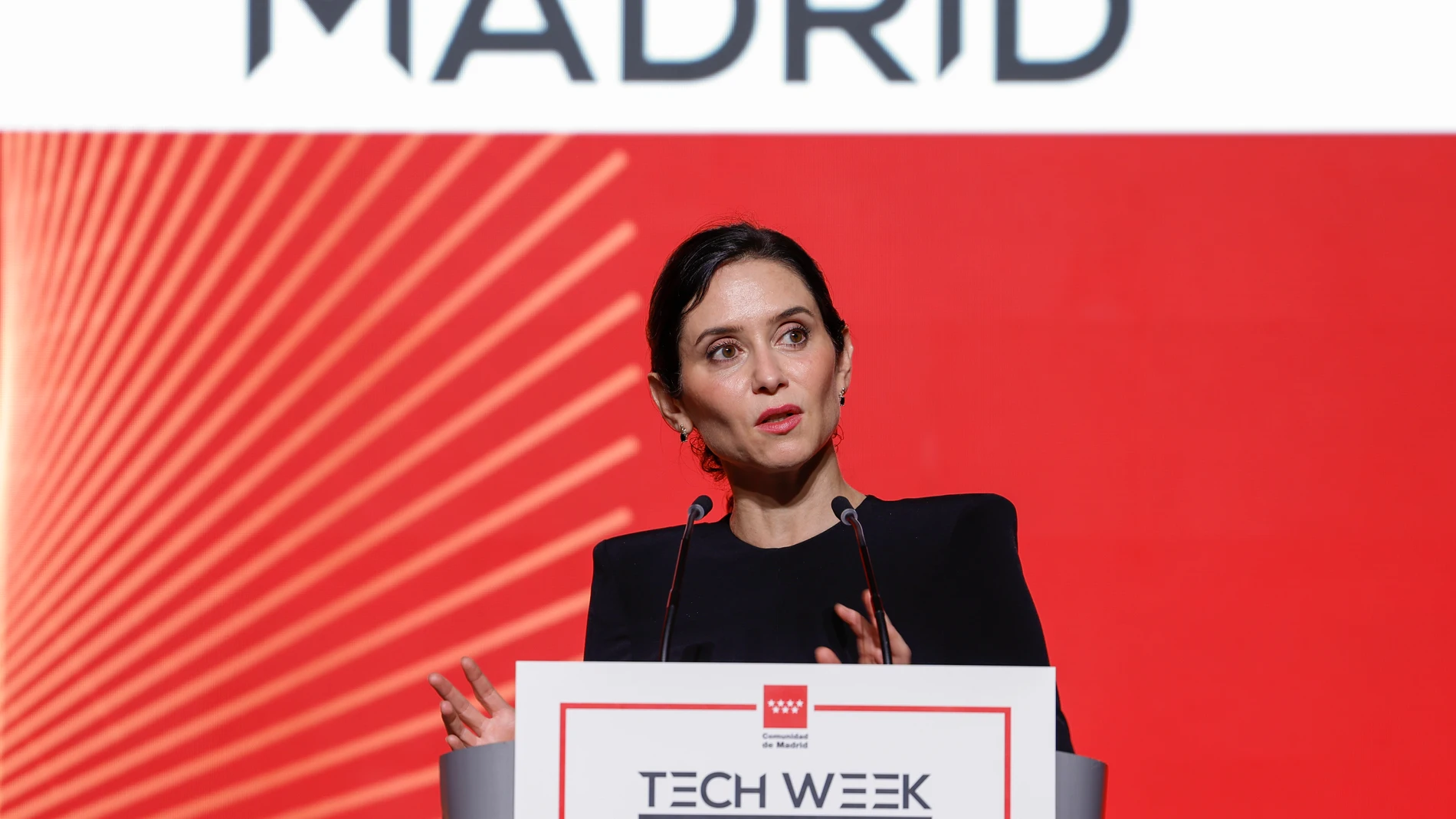 MADRID, 28/10/2025.- La presidenta de la Comunidad de Madrid Isabel Díaz Ayuso presenta la Semana Europea de la Tecnología 2025, Madrid Tech Week, este martes en la Real Casa de Correos, en Madrid. EFE/Juanjo Martín