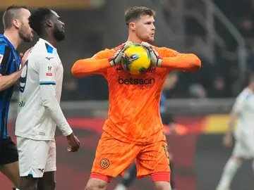 Martínez Car Accident FILE - Inter Milan's goalkeeper Josep Martinez, right, in action during an Italian Cup quarter final soccer match between Inter Milan and Lazio at the San Siro stadium in Milan, Italy, Feb. 25, 2025. (AP Photo/Luca Bruno, File)