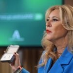 a consejera de Economía, Hacienda, Fondos europeos y Diálogo Social y portavoz del Gobierno andaluz, Carolina España