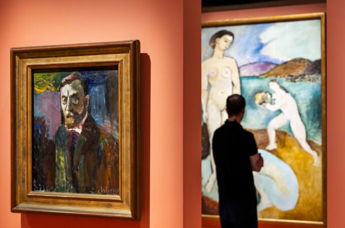 En primer plano, «Autorretrato» y, al fondo, «Luxe 1», de Matisse, en Madrid En primer plano, «Autorretrato» y, al fondo, «Luxe 1», de Matisse, en Madrid