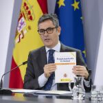 Bolaños asegura que la reforma que limitará la acusación popular no afectará a casos abiertos como el de Begoña Gómez