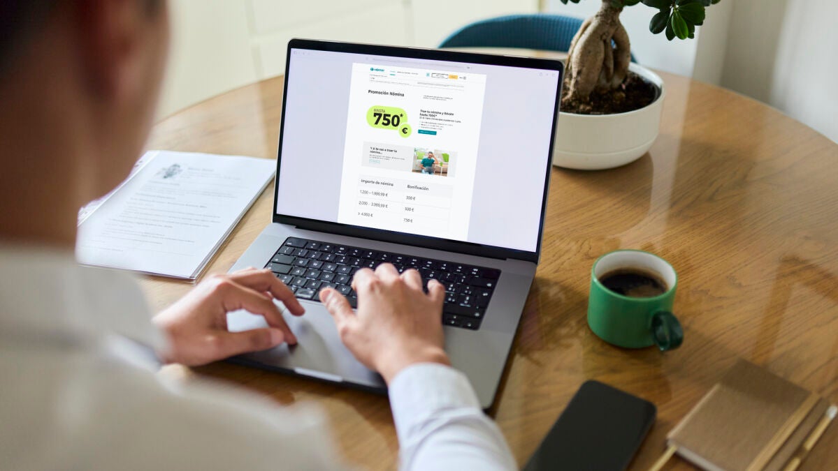 Cajamar activa una nueva línea de financiación para cultivos bajo plástico en Almería