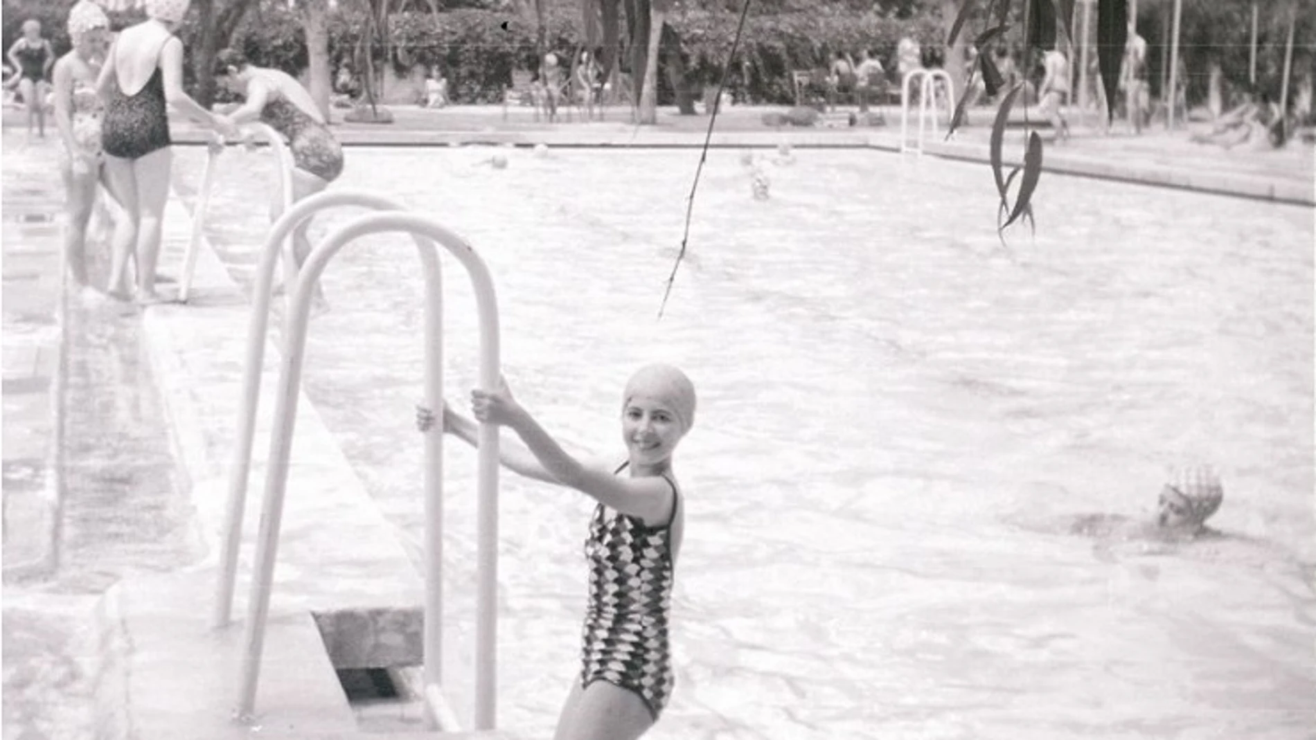 Imagen antigua de las piscinas San Miguel