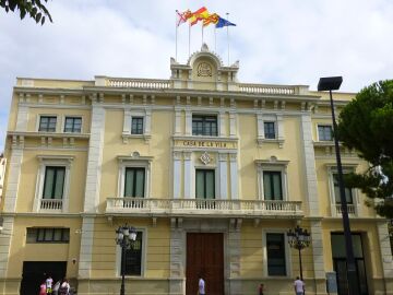 Fachada del Ayuntamiento de L'Hospitalet