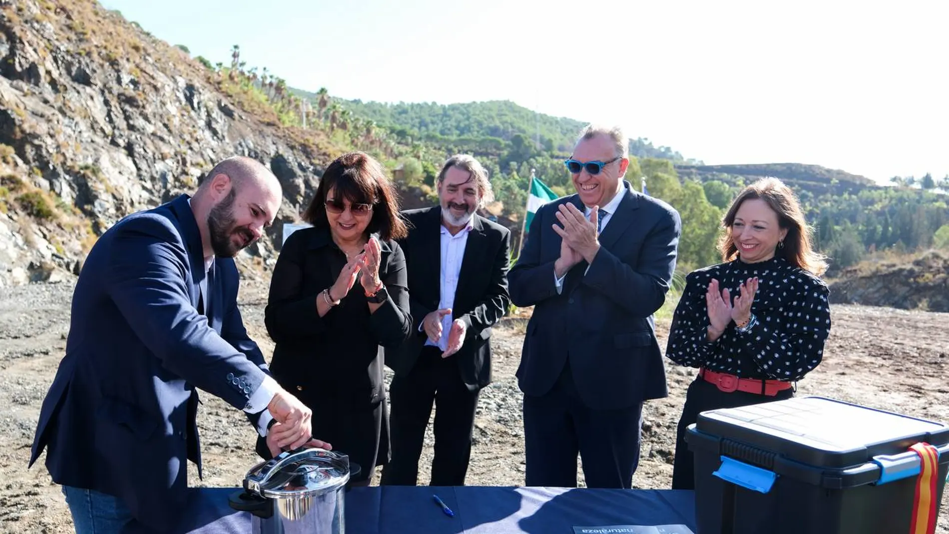 Acto de colocación de la primera piedra, este jueves en Carratraca (Málaga)