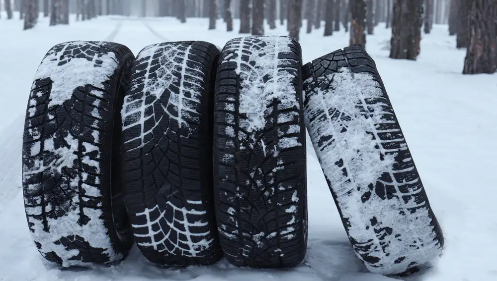 ¿Es obligatorio poner los neumáticos de invierno en España? Esto dice la ley