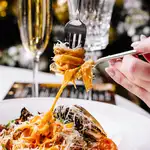 Este es el truco que utilizan los restaurantes para mantener la pasta caliente y sin que se pegue