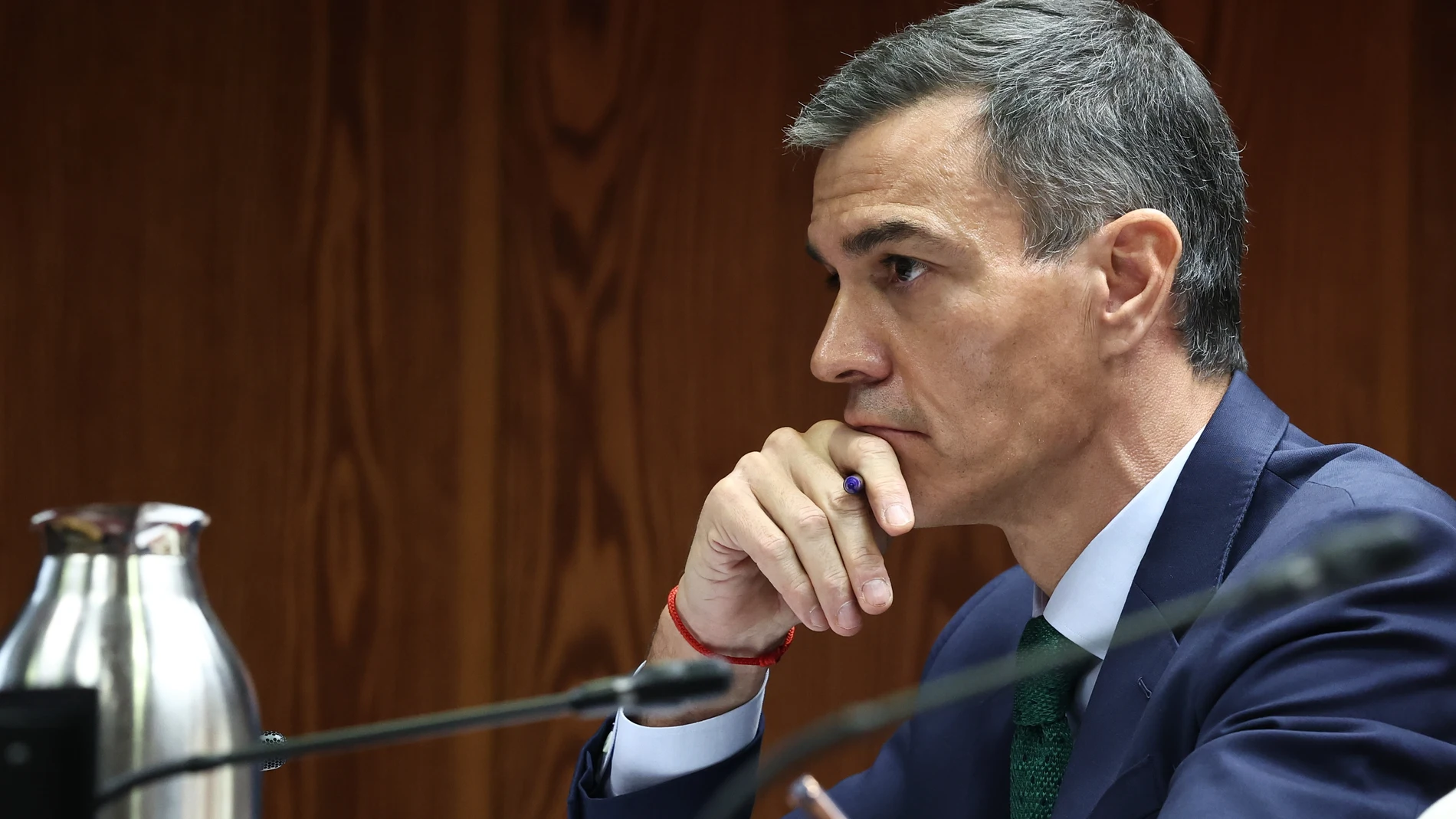 El presidente del Gobierno, Pedro Sánchez, durante la Comisión de Investigación sobre el 'caso Koldo', en el Senado, a 30 de octubre de 2025, en Madrid (España). Sánchez, comparece ante la comisión de investigación sobre los contratos, licencias, concesiones y ayudas del Ejecutivo y del sector público vinculadas con la intermediación de Koldo García Izaguirre, exasesor del exministro José Luis Ábalos, y con las demás personas implicadas en la trama investigada en la Operación Delorme. La comi...