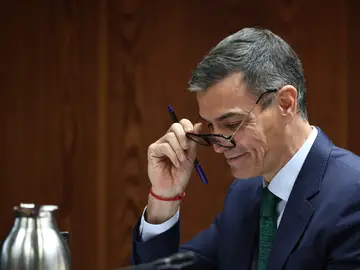 Sánchez comparece en al comisión del Senado sobre el ‘caso Koldo’ El presidente del Gobierno, Pedro Sánchez, durante la Comisión de Investigación sobre el 'caso Koldo', en el Senado, a 30 de octubre de 2025, en Madrid (España). Sánchez, comparece ante la comisión de investigación sobre los contratos, licencias, concesiones y ayudas del Ejecutivo y del sector público vinculadas con la intermediación de Koldo García Izaguirre, exasesor del exministro José Luis Ábalos, y con las demás personas implicadas en la trama investigada en la Operación Delorme. La comi...