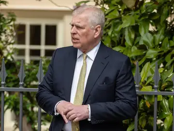R.Unido.-El príncipe Andrés, despojado de sus títulos y expulsado de Windsor por las acusaciones de vínculos con Epstein R.Unido.-El príncipe Andrés, despojado de sus títulos y expulsado de Windsor por las acusaciones de vínculos con Epstein