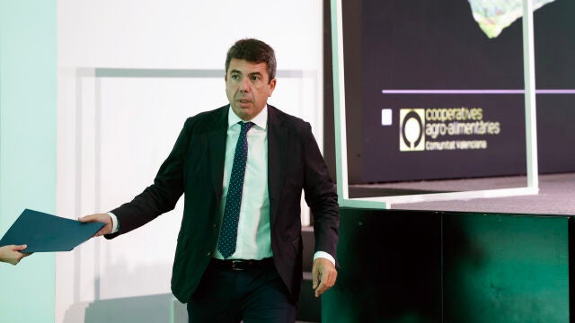 El president de la Generalitat, Carlos Mazón, asiste a la apertura del Congreso de Cooperatives Agro-alimentàries de la Comunitat Valenciana El president de la Generalitat, Carlos Mazón, asiste a la apertura del Congreso de Cooperatives Agro-alimentàries de la Comunitat Valenciana