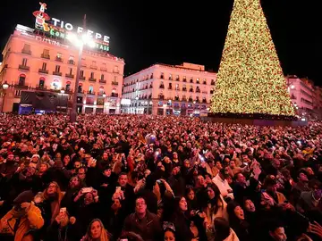 Miles de personas en las Campanadas de la Puerta del Sol Miles de personas en las Campanadas de la Puerta del Sol