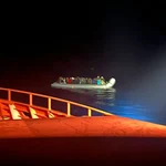 Llegada a Lanzarote de un cayuco