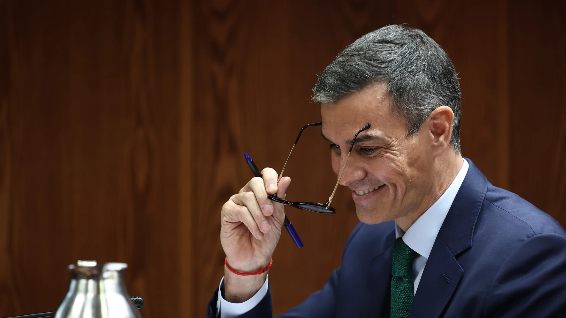 El presidente del Gobierno, Pedro Sánchez, durante la Comisión de Investigación sobre el 'caso Koldo', en el Senado, a 30 de octubre de 2025, en Madrid (España). Sánchez, comparece ante la comisión de investigación sobre los contratos, licencias, concesiones y ayudas del Ejecutivo y del sector público vinculadas con la intermediación de Koldo García Izaguirre, exasesor del exministro José Luis Ábalos, y con las demás personas implicadas en la trama investigada en la Operación Delorme. La comi...
