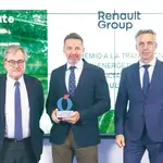 Ignacio Rodríguez-Solano, director de Relaciones Institucionales de Renault Group España, junto a Marhuenda y Carlos Novillo