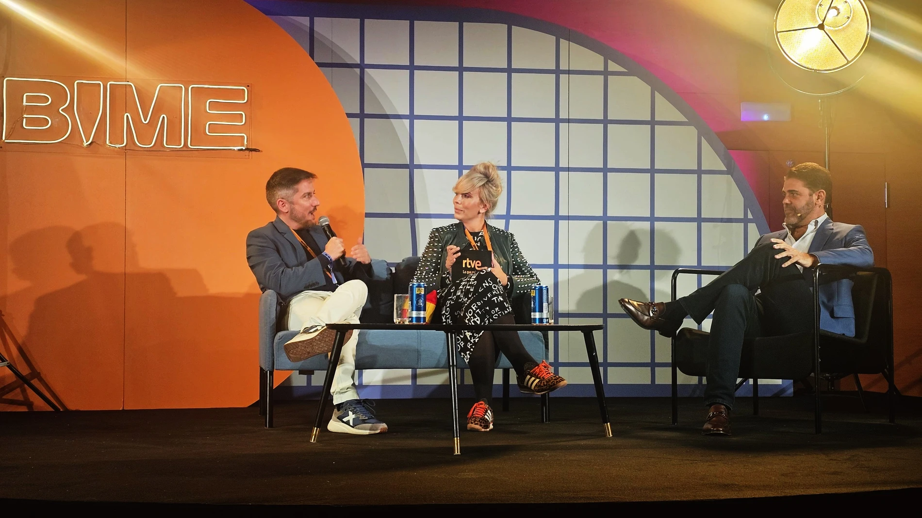 Sergio Calderón, director de TVE y María Eizaguirre, directora de Comunicación y Participación de RTVE