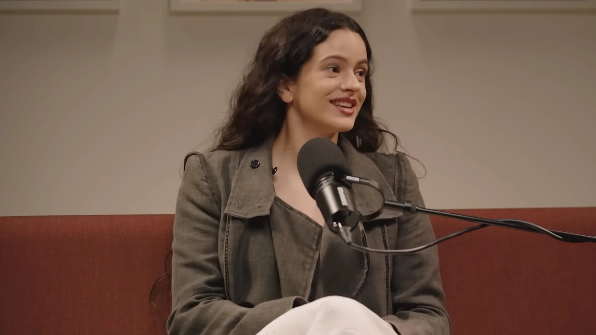 Rosalía desvela que escribió canciones de LUX en trece idiomas distintos