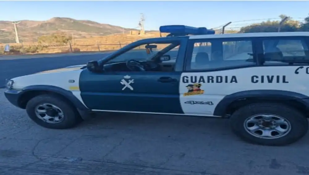 Una de las patrullas de la Guardia Civil