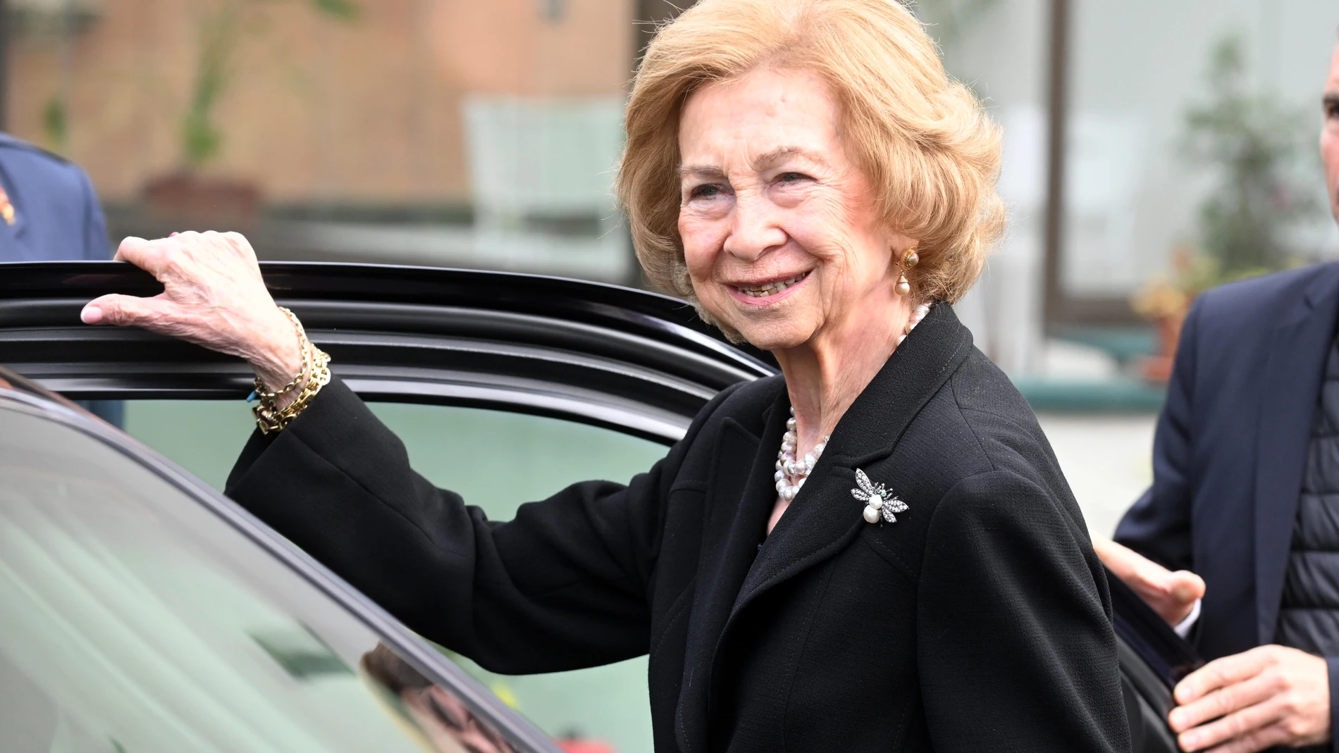 La Reina Sofía a su salida de la embajada de Tailandia tras firmar en el libro de condolencias por el fallecimiento de la Reina Sirikit, a 30 de octubre de 2025, en Madrid (España). REALEZA;MUERTE;REINA;EMBAJADA José Oliva / Europa Press 30/10/2025